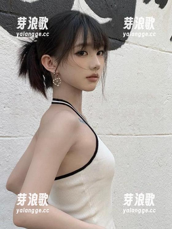 在“17吃瓜网”苹果版上，地球变得如此迷离，耳边似乎又飘来一声“真香”……