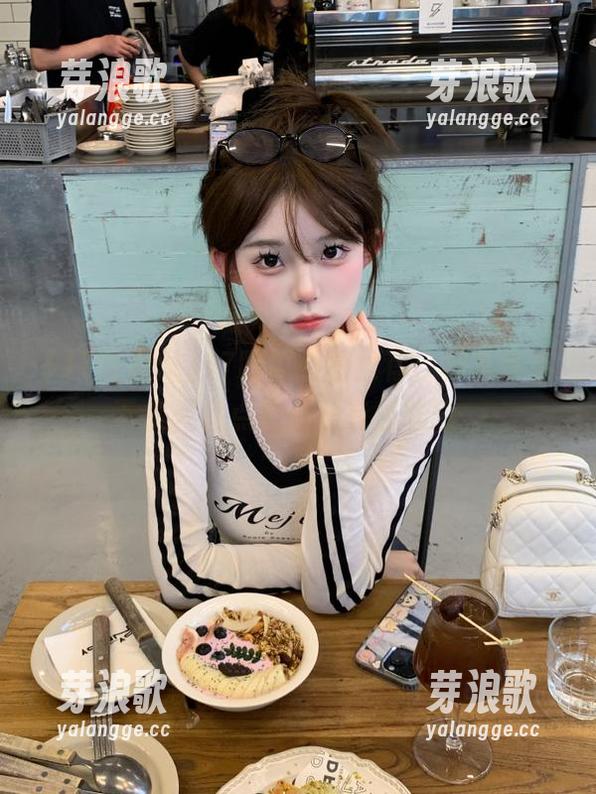 17吃瓜网的推荐，根本停不下来，有点过瘾又有点尴尬。