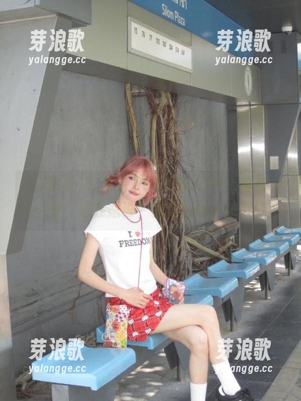 下载完了51吃瓜APP，观看一堆八卦，谁在怼谁？我喝着瓜子乐不停！