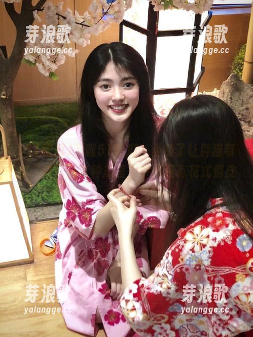 下载51吃瓜，坐稳了让胖猫带你“滚”进各种瓜里，中间还有花式俏皮。