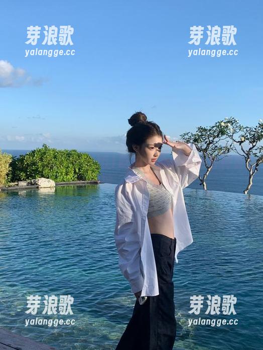 51吃瓜中心：直达各种姿势围观，边吃边乐！