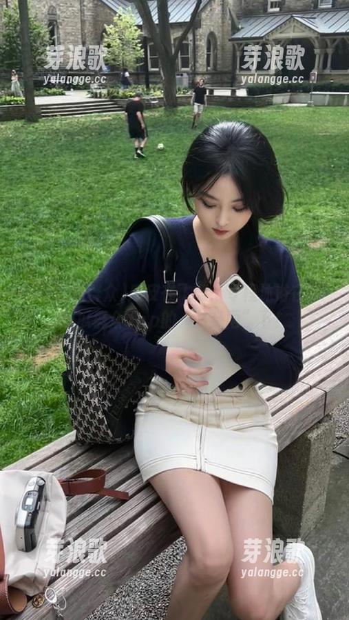51吃瓜群众 瓜皮在飞舞:专程沐浴在51吃瓜群众app的“八卦雨”下!