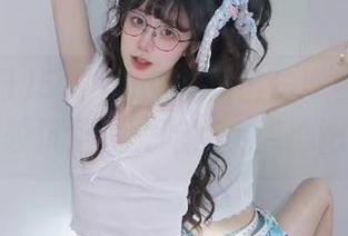 51热门的视频出炉！今天的瓜比较沉重，先吃点小点心吧。
