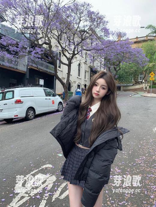 91黑料 潜入“91黑料”网址,我果然是个瓜痴,只想多吃几口,绝了。