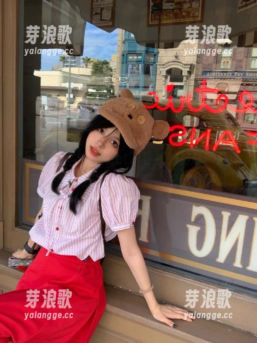 hlw 论“hlwbet”导航的神奇,总能带我去奇葩八卦现(撒一把瓜)场。