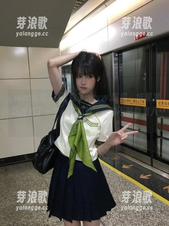 www.吃瓜 下载了www.吃瓜,结果发现我成了一个‘吃瓜仙’,时不时散发八卦的醇香!