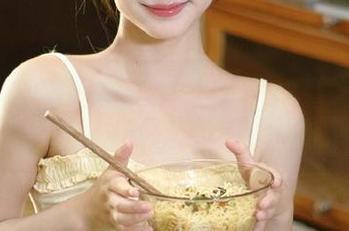 她们的圈子有多乱？zztt35.ccm传送门一键直达，更惊人的是...