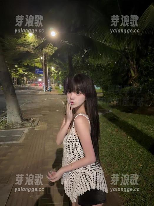 “人人吃瓜网”刚刚发布了最新瓜讯，小心，不要被爆料的瓜撞了脑袋哦！