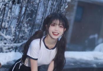 吃瓜17苹果版：信息如此猖狂，看着我这脑袋里的小九九在打转。