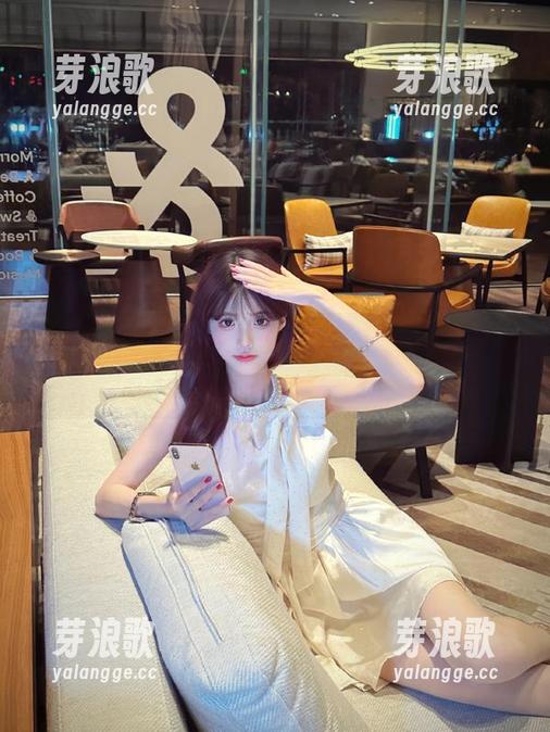 在线吃瓜网：你的八卦入口，不止是块瓜！