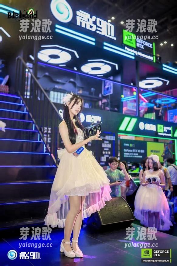 吃瓜网 别瞧我在“吃瓜网”上线登录,其实我只是路过,随便逛逛而已啊。