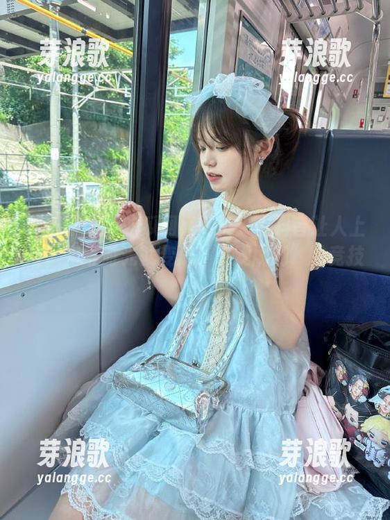 吃瓜网红网页：当抖音让人上瘾，闲暇时光就变成了“刷刷刷”的竞技场