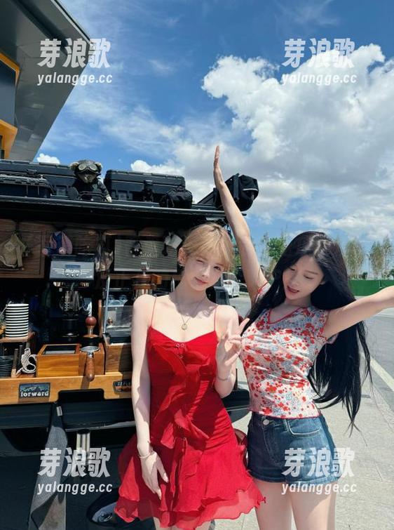 吾爱吃瓜苹果版：吃瓜看戏，反正我的椅子是个VIP！