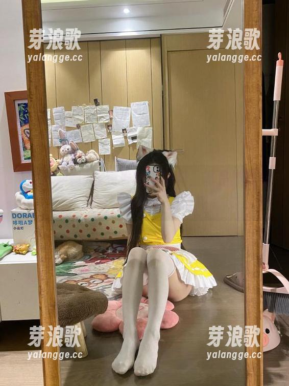 在线看黑哥冲料，真是被玩偶的奇特姿态吓到了！