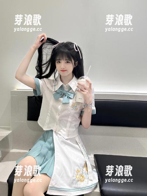 黑料吃瓜网 这就叫‘黑料吃瓜网’app,看到国产网红我只想摇头叹息!