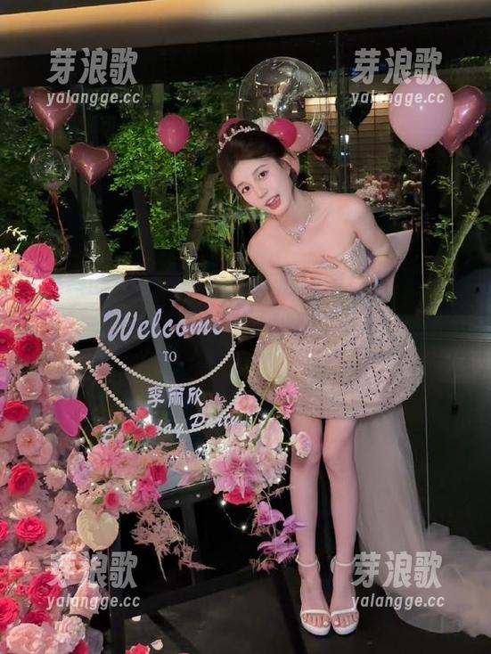 黑料吃瓜网 52黑料吃瓜网苹果版,天上掉下一口八卦的骚动,脚趾头都有点痒了!