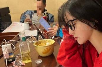 在线分享黑料正能量，你的八卦灵感都在这儿！