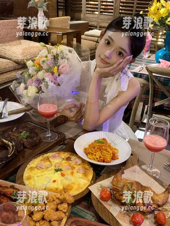 黑料社app地址，点开就像打开了一锅小料，越煮越香！