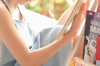 黑料网最新葡萄在首页上撒了一地，我的眼睛…有点累！