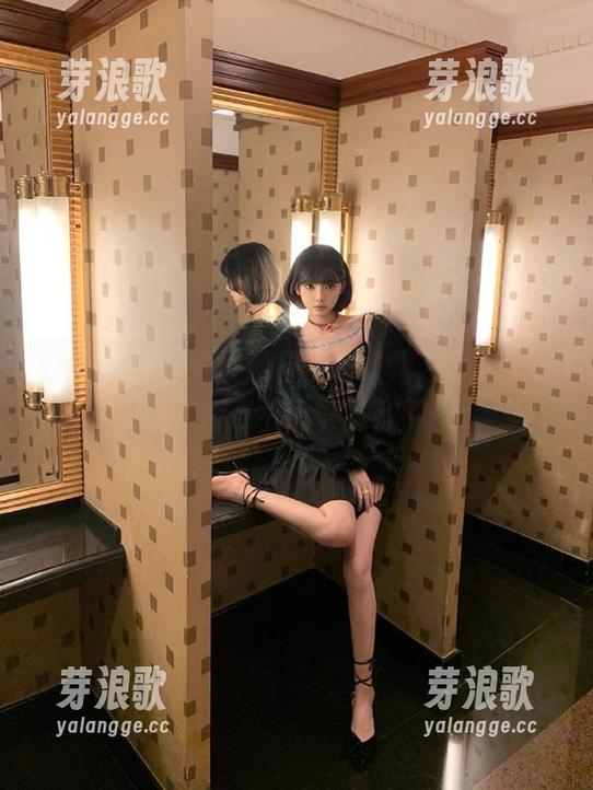 美女黑料网站最新入口，进去后我差点不认识自己了！